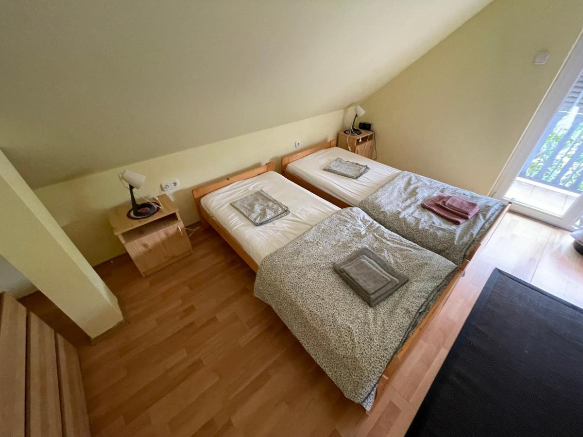Thefi Vendégház Apartamento Zánka Exterior foto
